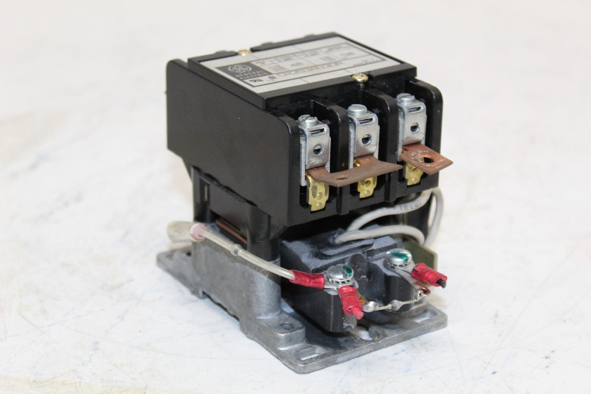 AMX 4 Portable X-Ray GE CR353AD3DR Definite Purpose Contactor 40A 3P 24/28V Coil