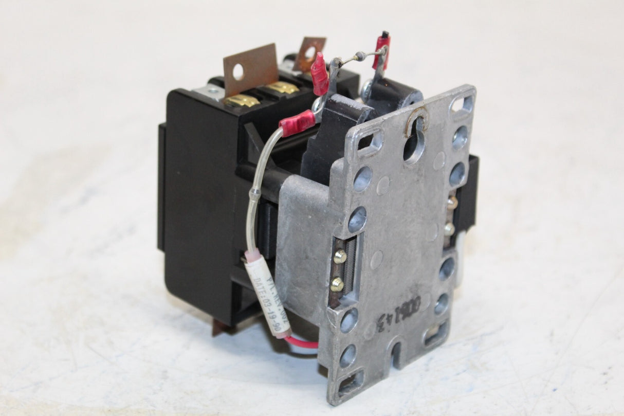 AMX 4 Portable X-Ray GE CR353AD3DR Definite Purpose Contactor 40A 3P 24/28V Coil