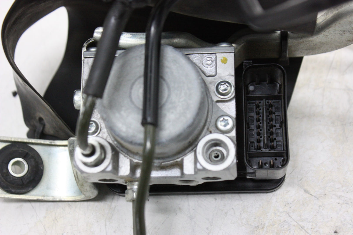 2015 Suzuki GSXR1000 ABS Pump Pressure Modulator GSXR 1000