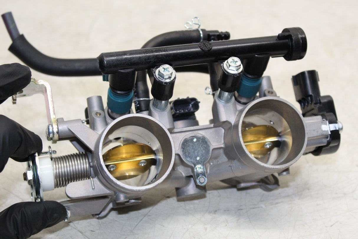 2022 YAMAHA MT-07 MTN690 MAIN FUEL INJECTORS / THROTTLE BODIES WITH FUEL LINE