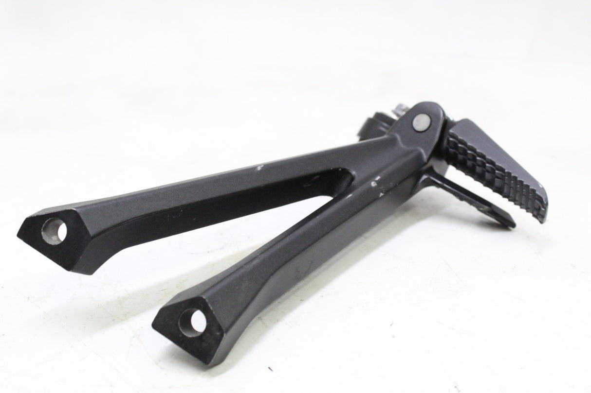 11-25 Suzuki GSXR 600 750 RIGHT Side Rear Back Passenger Foot Rest Peg OEM
