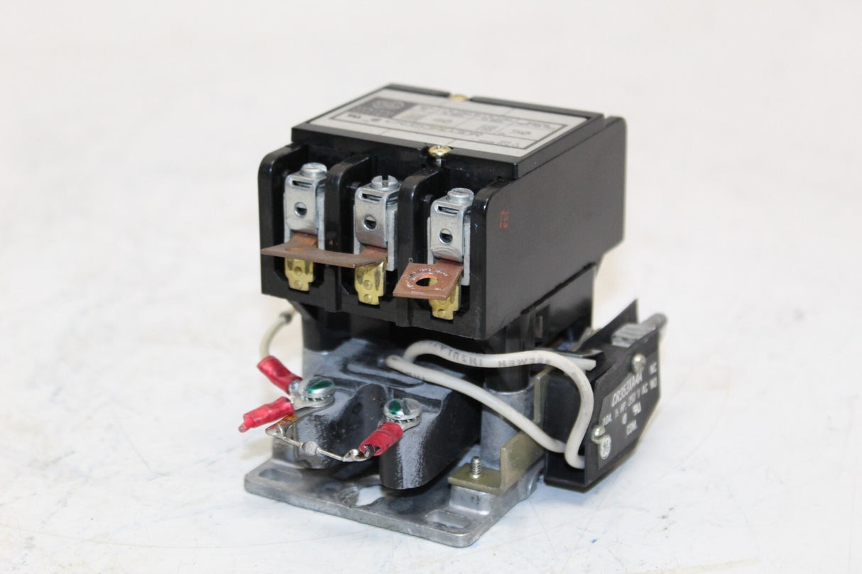 AMX 4 Portable X-Ray GE CR353AD3DR Definite Purpose Contactor 40A 3P 24/28V Coil