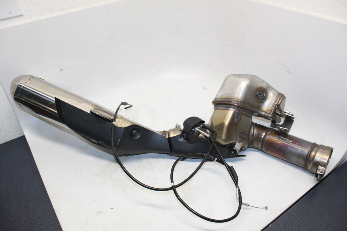 21-23 Kawasaki ZX-10R ZX10 Exhaust Mid Pipe Muffler OEM