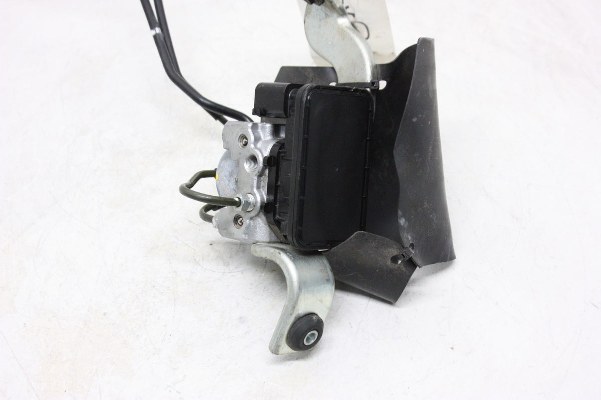 2015 Suzuki GSXR1000 ABS Pump Pressure Modulator GSXR 1000