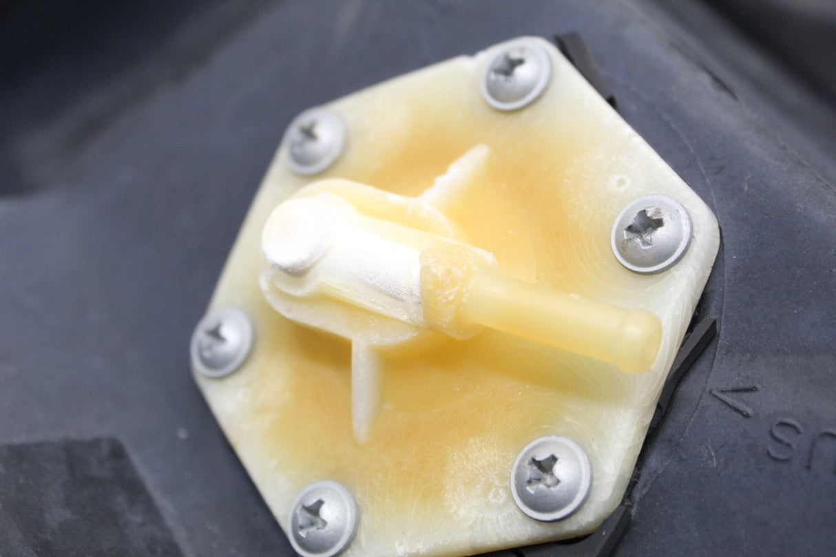 01-05 BMW F650CS OEM GAS TANK FUEL CELL PETROL RESERVOIR