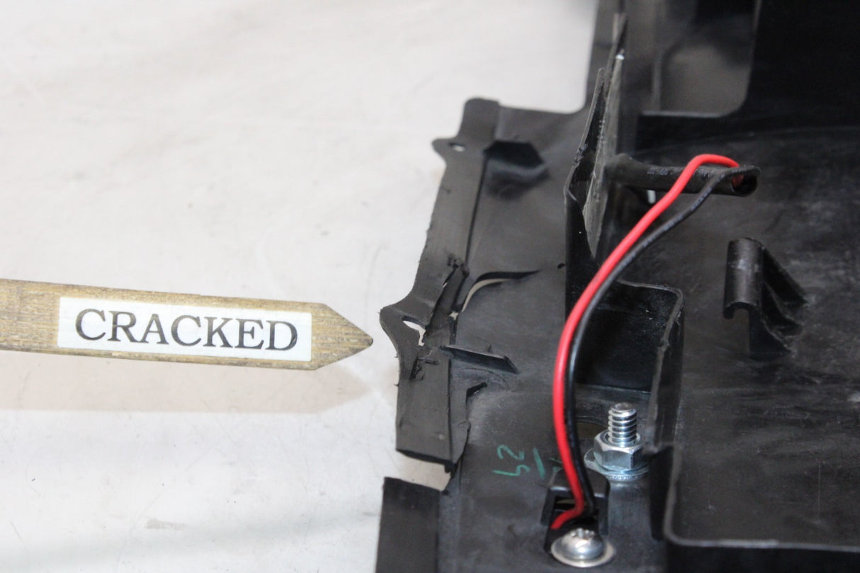 04-09 SUZUKI GSXR 600 OEM REAR BACK TAIL UNDERTAIL BATTERY TRAY PLASTIC