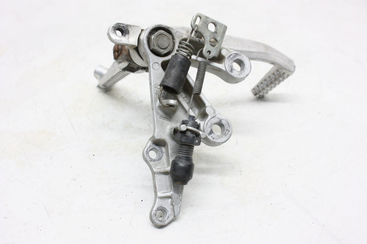 2006 SUZUKI GSXR 600 750 OEM RIGHT REARSET REAR SET DRIVER FOOT PEG REST STOP