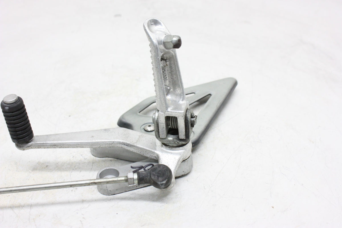 2002 SUZUKI GSXR600 750 LEFT REARSET REAR SET FOOT PEG W SHIFTER