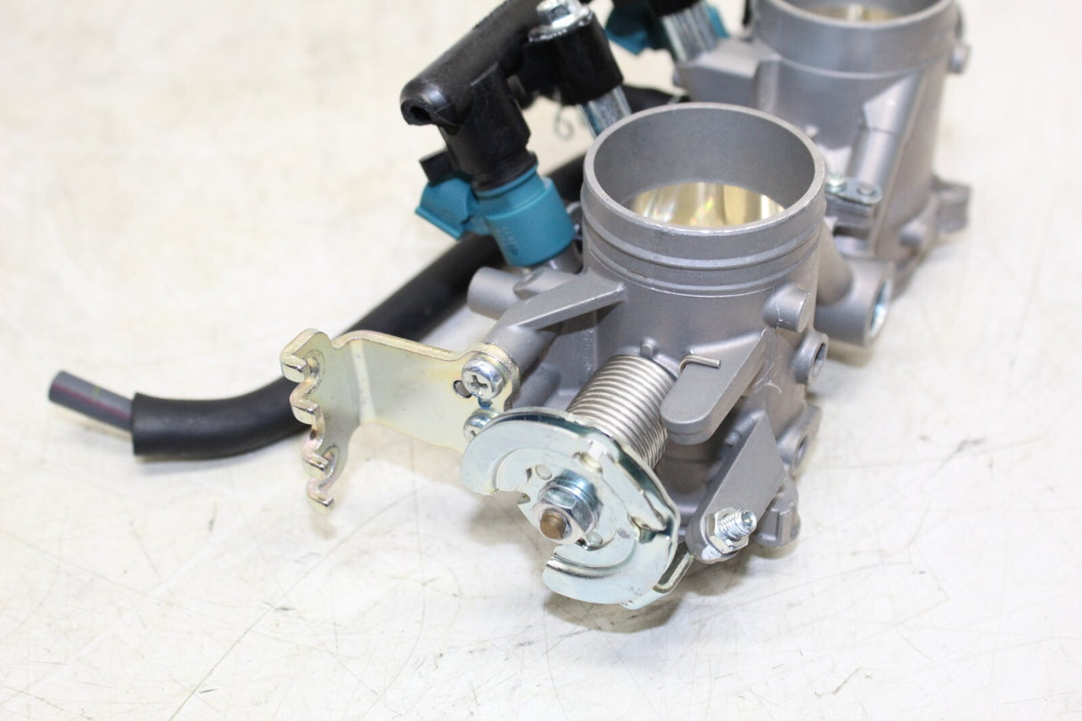 2022 YAMAHA MT-07 MTN690 MAIN FUEL INJECTORS / THROTTLE BODIES WITH FUEL LINE