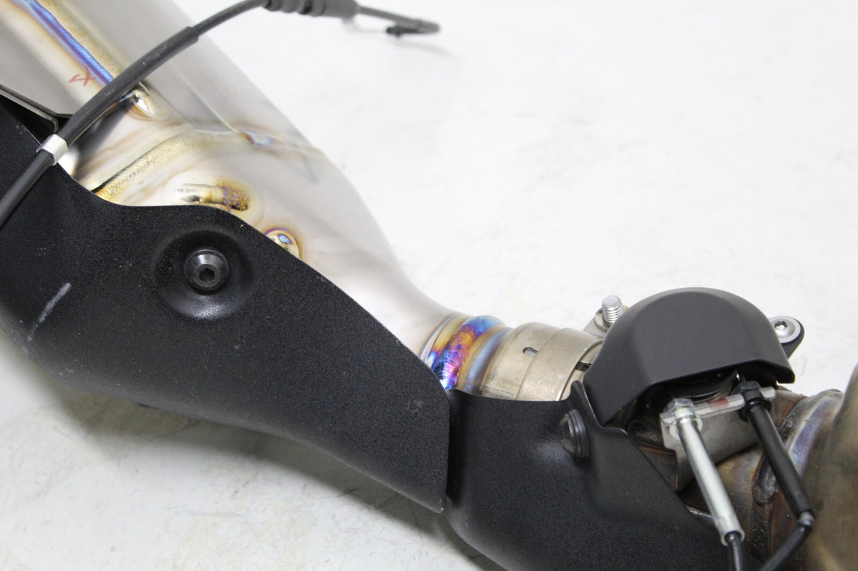 21-23 Kawasaki ZX-10R ZX10 Exhaust Mid Pipe Muffler OEM