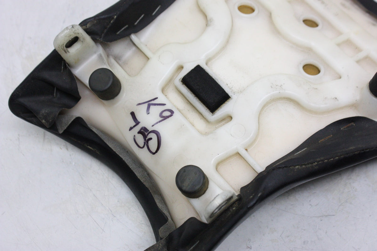 08-09 SUZUKI GSXR600 750 FRONT DRIVERS SEAT PAD SADDLE PILLION OEM