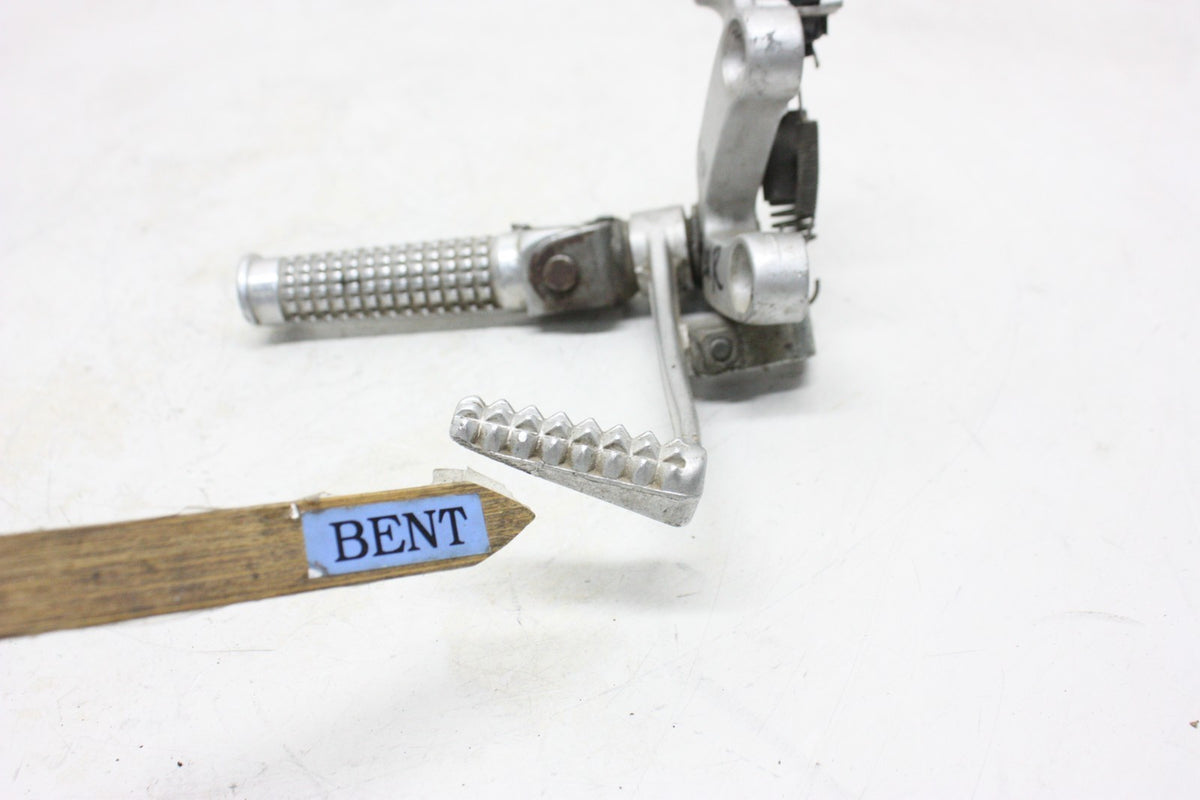 2006 SUZUKI GSXR 600 750 OEM RIGHT REARSET REAR SET DRIVER FOOT PEG REST STOP