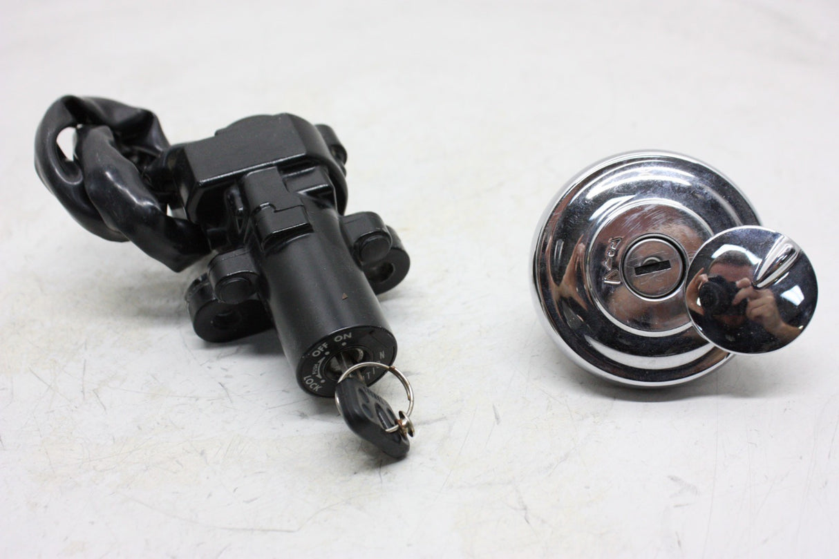 15-18 YAMAHA SR400 OEM IGNITION LOCK KEY SET W/ GAS CAP