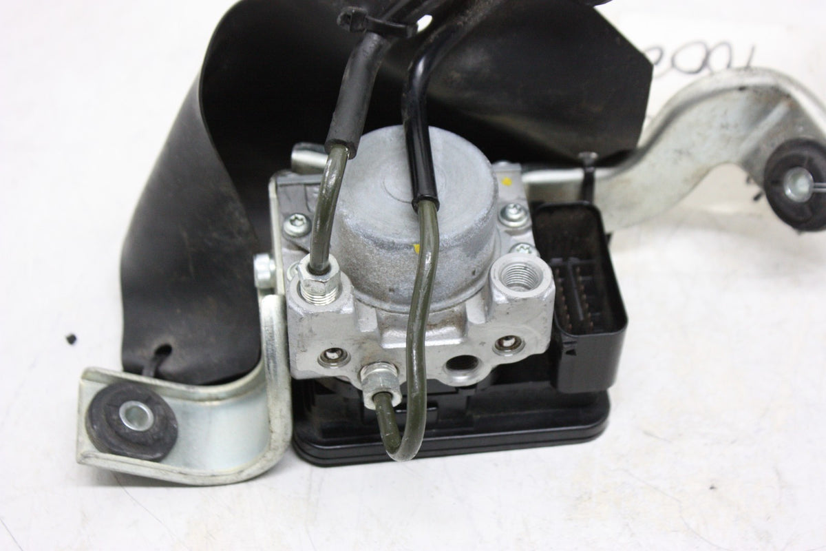 2015 Suzuki GSXR1000 ABS Pump Pressure Modulator GSXR 1000