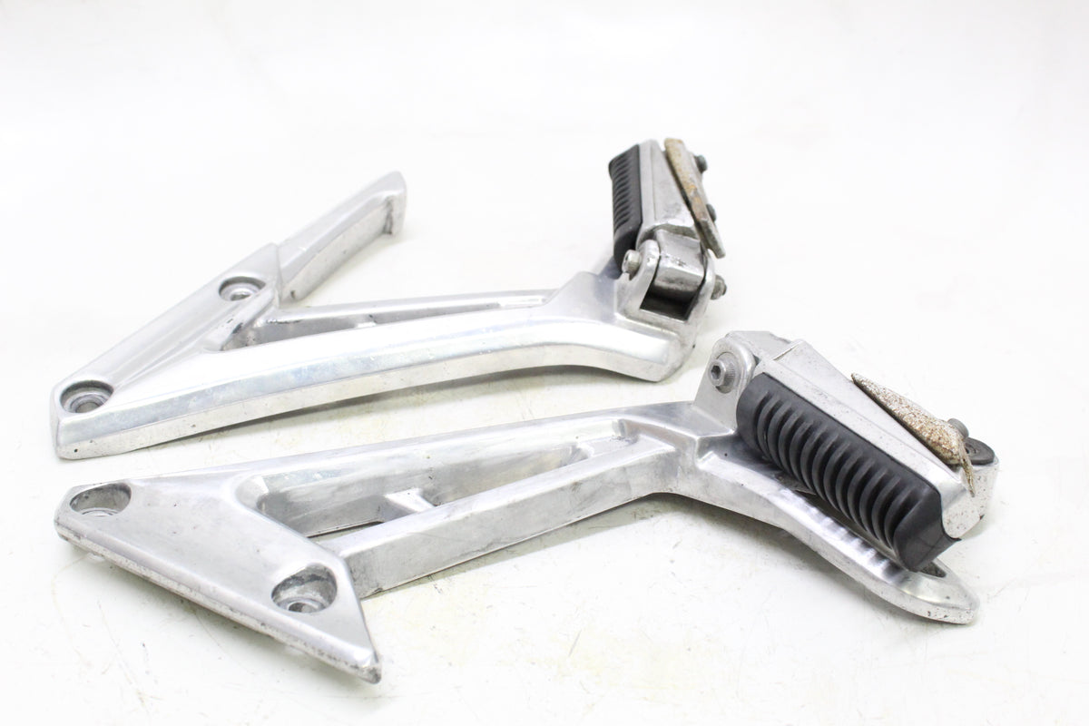 2003 YAMAHA FZ1 FZS1000 FAZER OEM REAR PASSENGER FOOT PEGS BRACKETS PAIR
