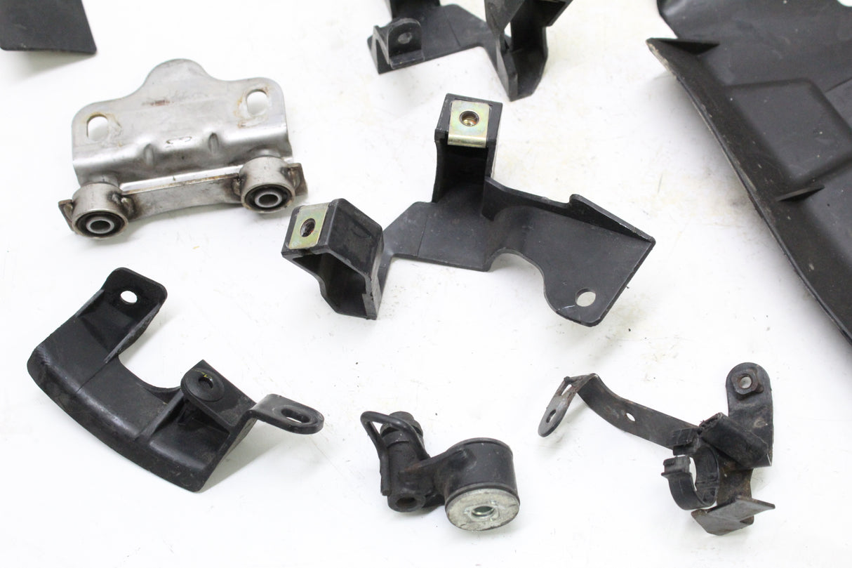 2005 YAMAHA FZ6 FAZER OEM BRACKETS MOUNTS INNER PLASTIC PANELS MIX SET