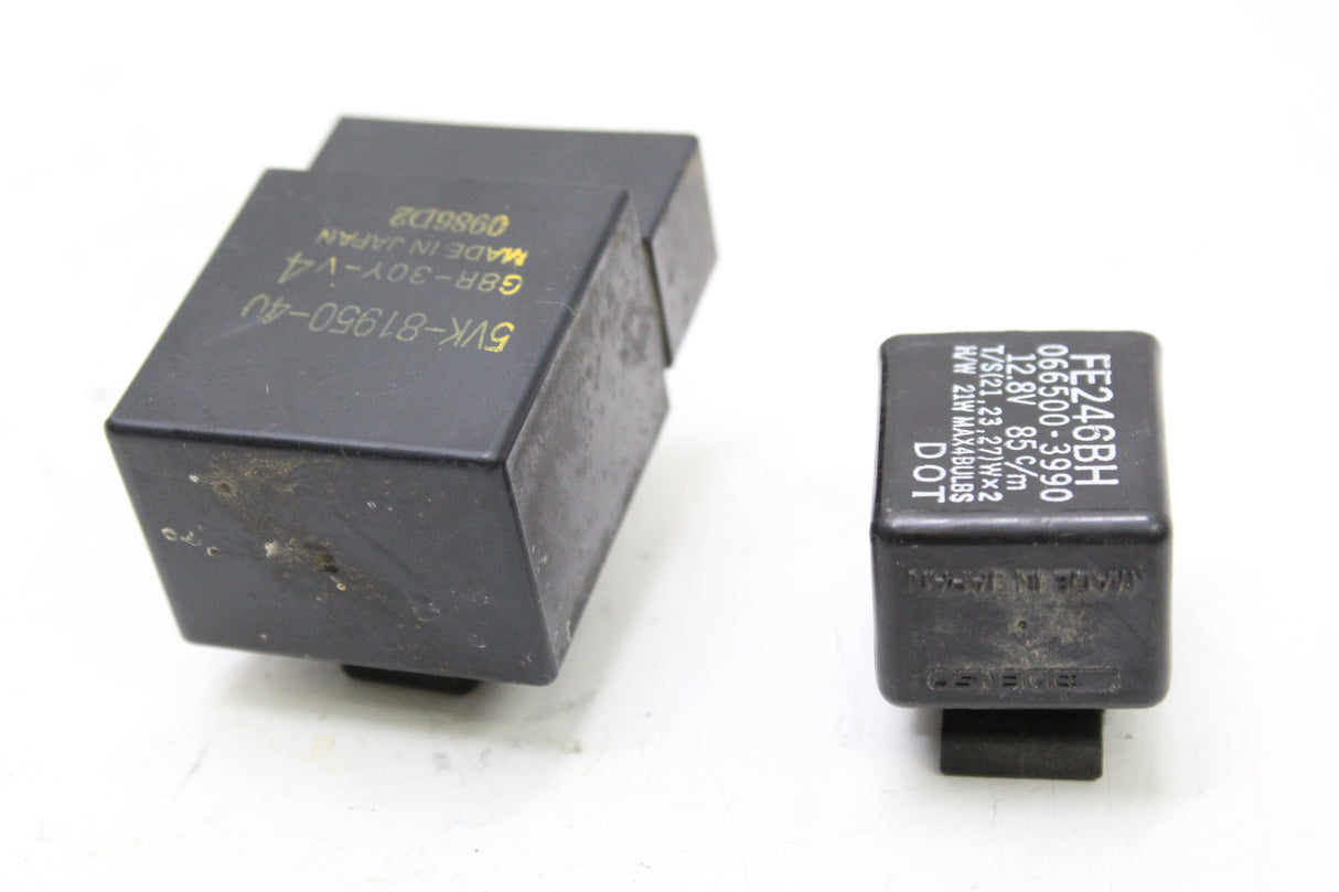 2007 Yamaha YZF R6S OEM TURN SIGNAL BLINKER RELAY FLASHER SWITCH SET