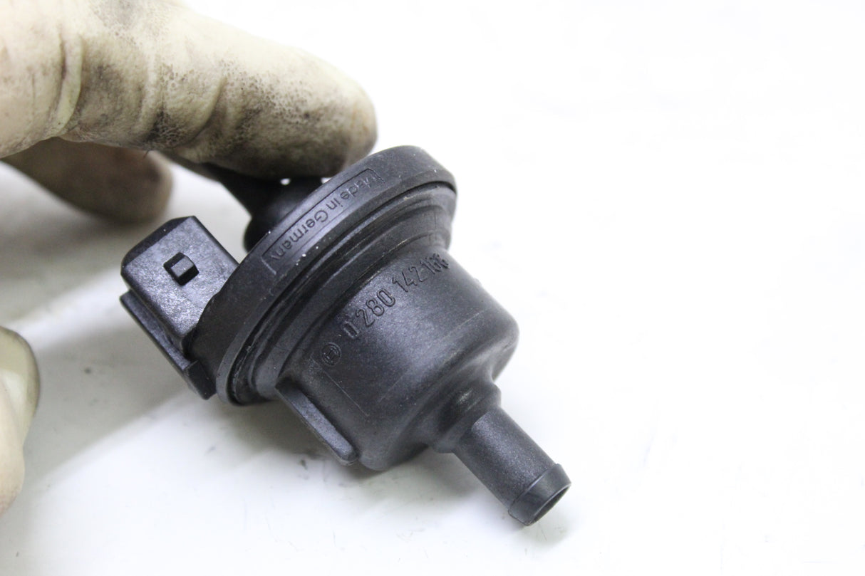 2000 BMW R1100RT OEM FUEL TANK BREATHER PURGE VALVE