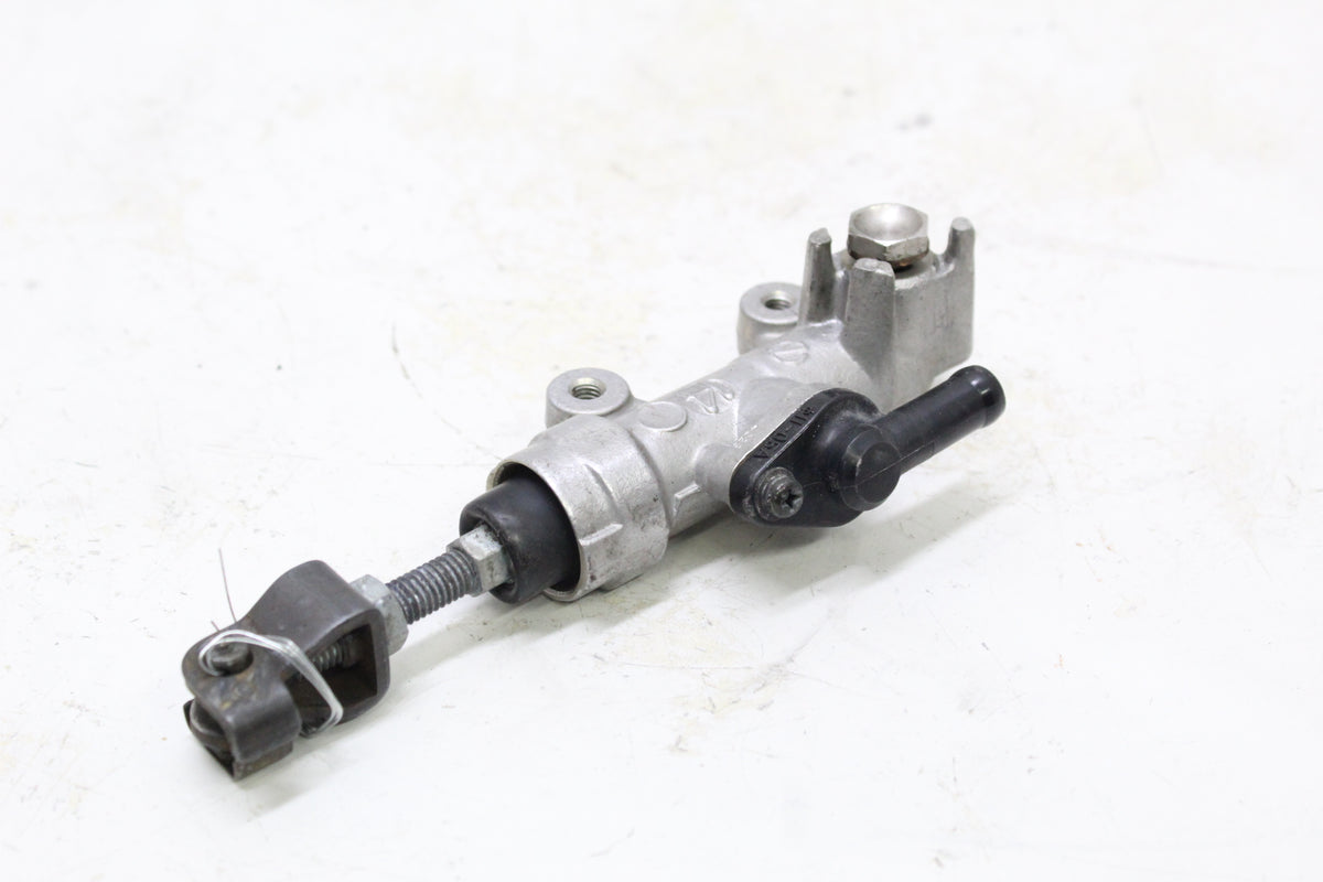 2004 SUZUKI GSXR600 OEM REAR BRAKE MASTER CYLINDER