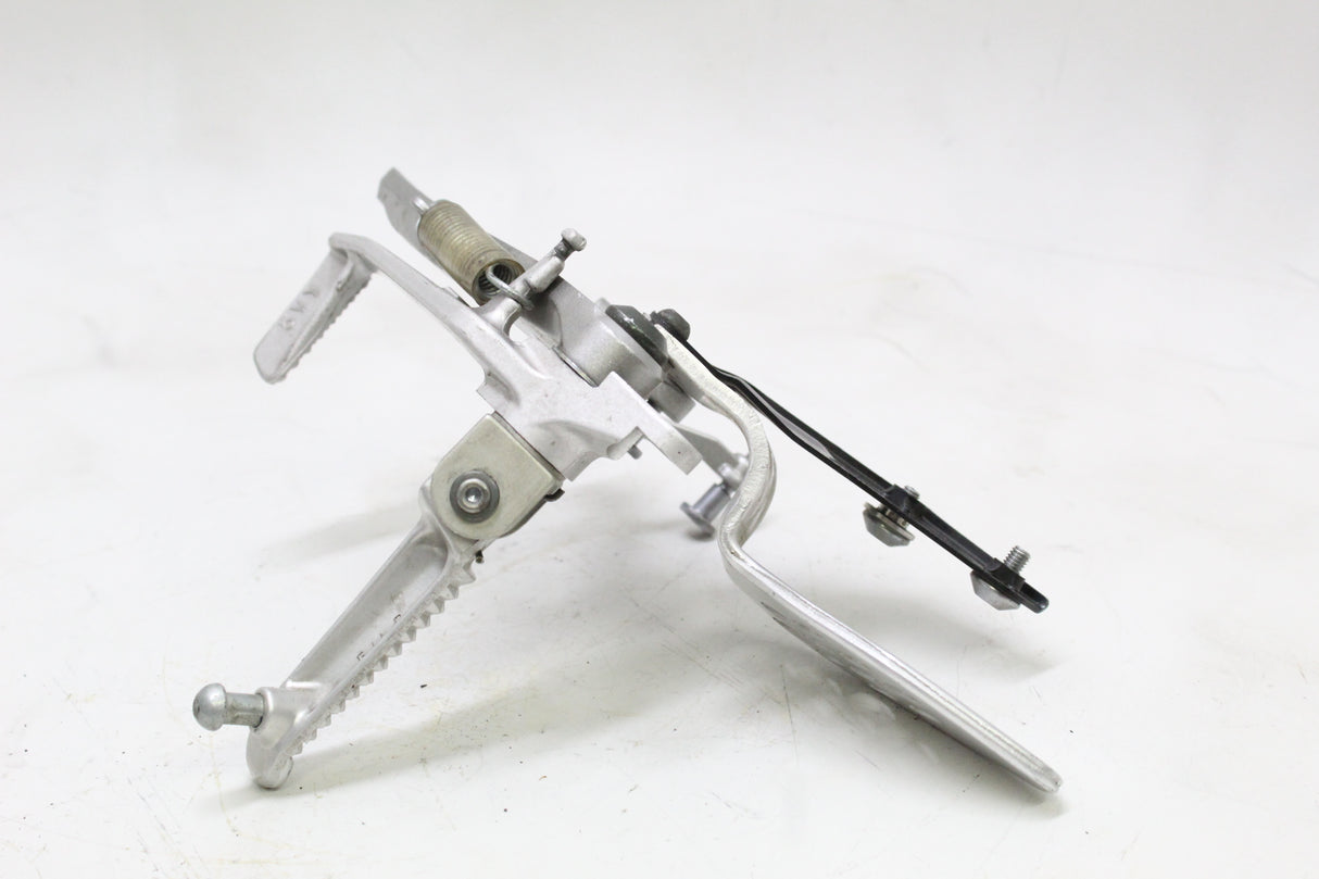 2004 Yamaha YZF R1 04-06 OEM RIGHT REARSET DRIVER FOOT PEG REST W BRAKE PEDAL