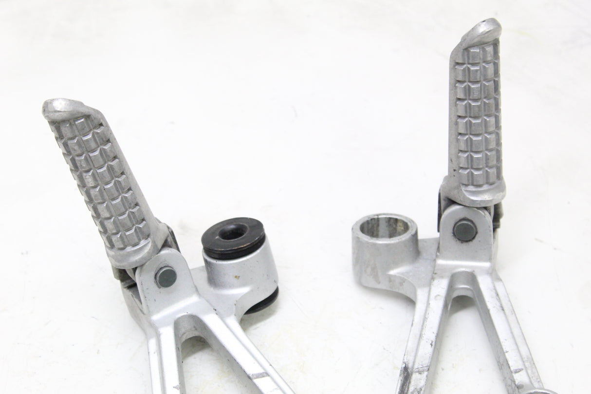 1992 KAWASAKI NINJA 600R ZX600C OEM REAR PASSENGER FOOT PEGS PAIR