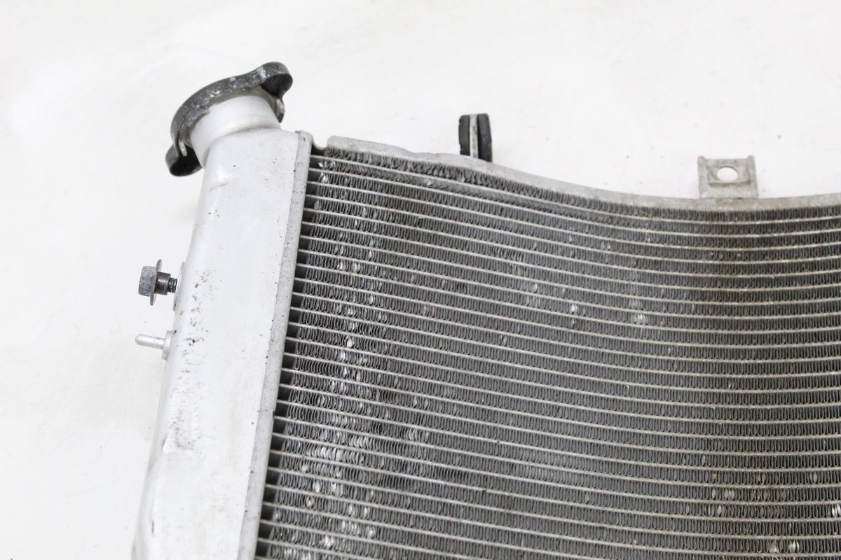 2004 Suzuki GSXR600 OEM ENGINE RADIATOR MOTOR COOLER COOLING RADIATER