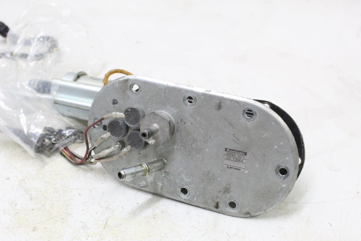 2005 KAWASAKI VULCAN 1500 VN1500 OEM Fuel Pump Assembly 49040-1071