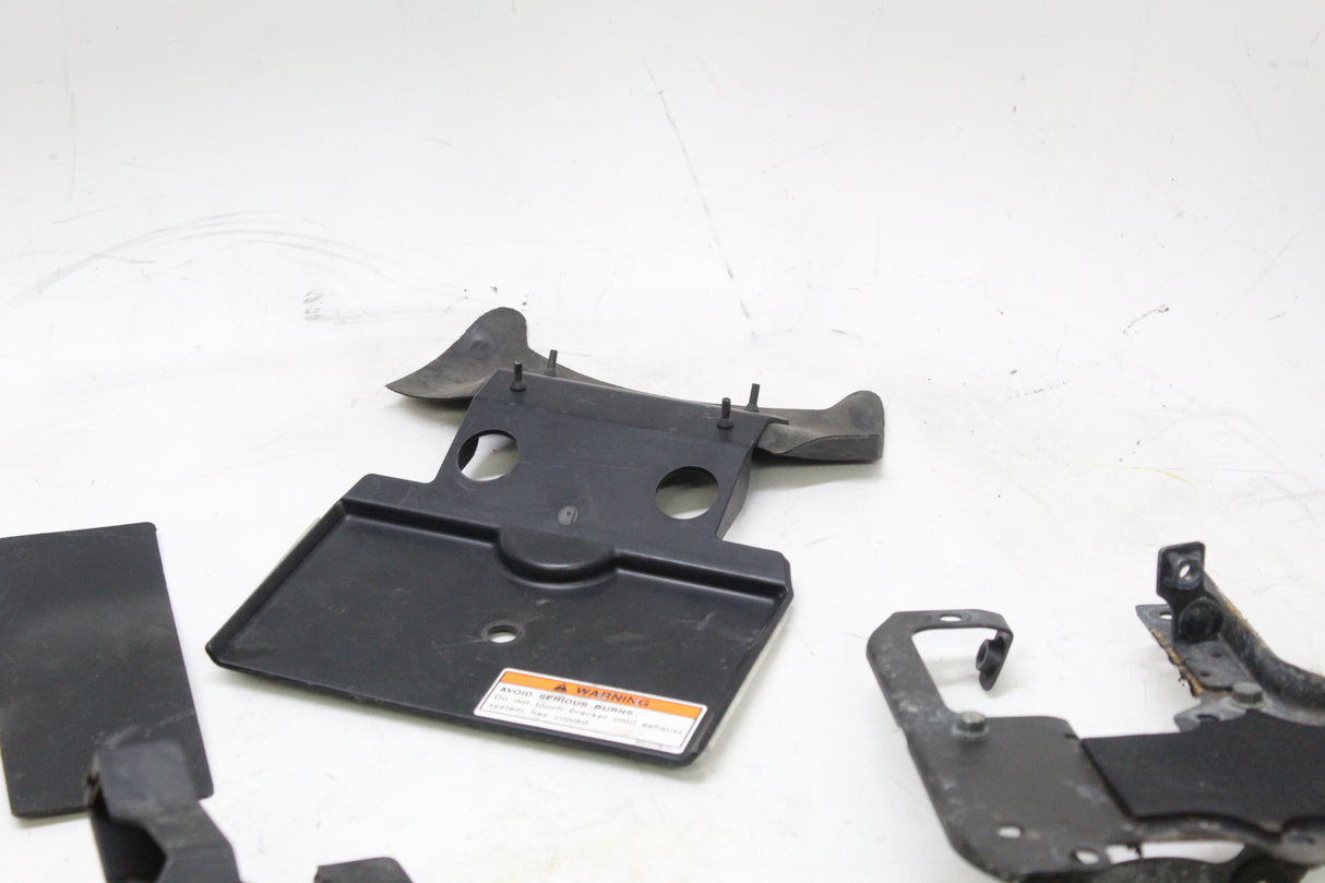 2005 YAMAHA FZ6 FAZER OEM BRACKETS MOUNTS INNER PLASTIC PANELS MIX SET