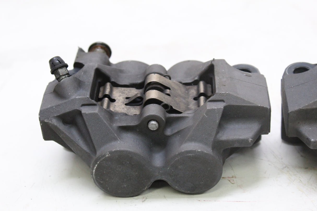 2005 Yamaha YZF R6 OEM RIGHT LEFT FRONT BRAKE CALIPER PADS SET PAIR