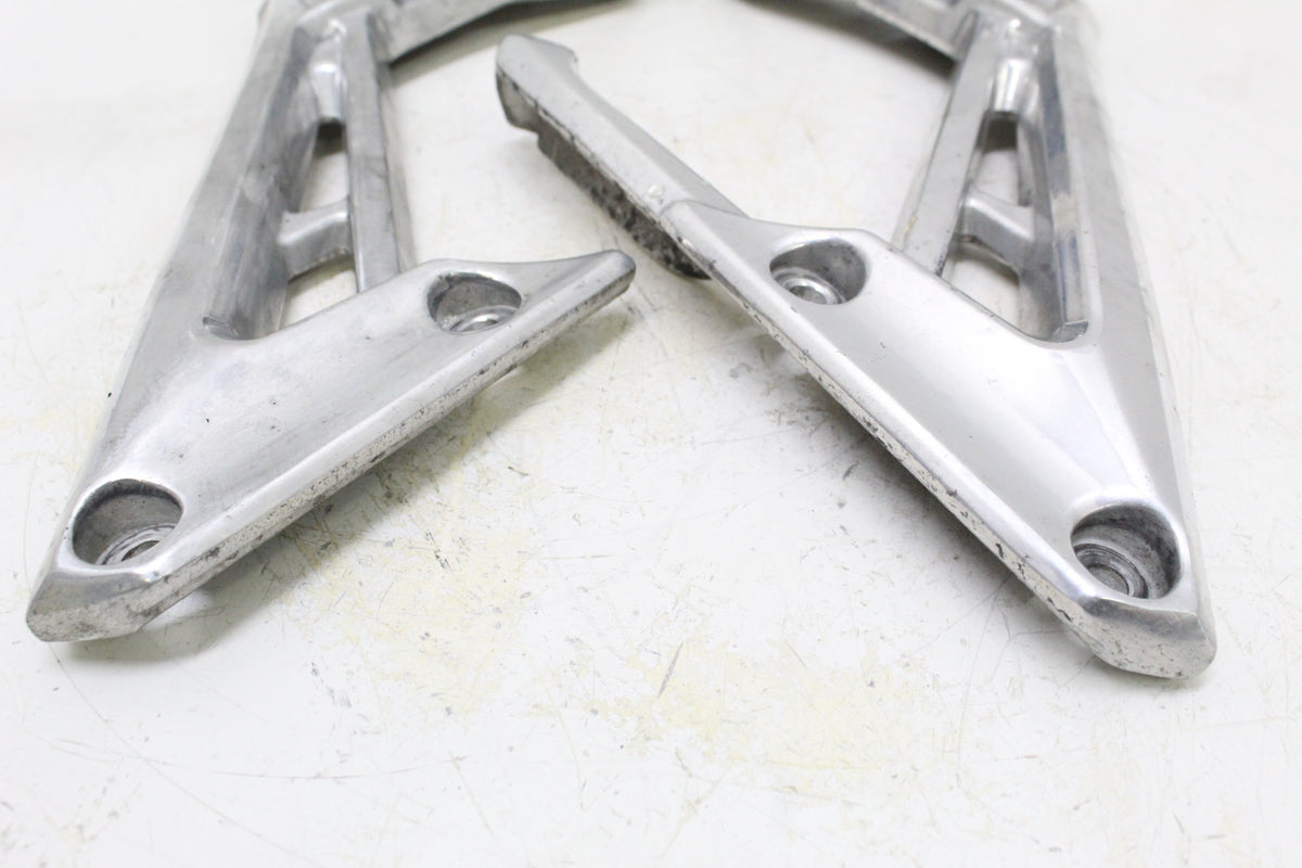 2003 YAMAHA FZ1 FZS1000 FAZER OEM REAR PASSENGER FOOT PEGS BRACKETS PAIR