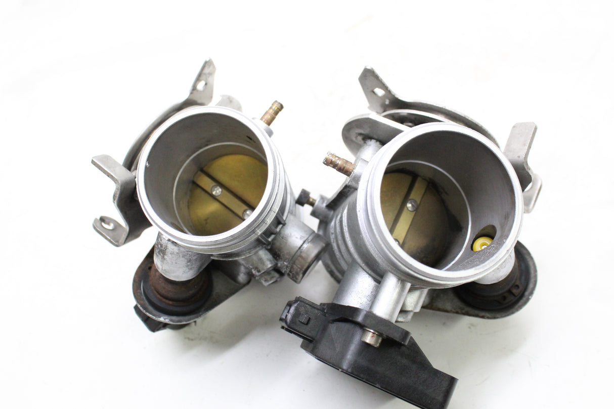 2000 BMW R1100RT OEM LEFT RIGHT THROTTLE BODY PAIR W BOSCH TPS