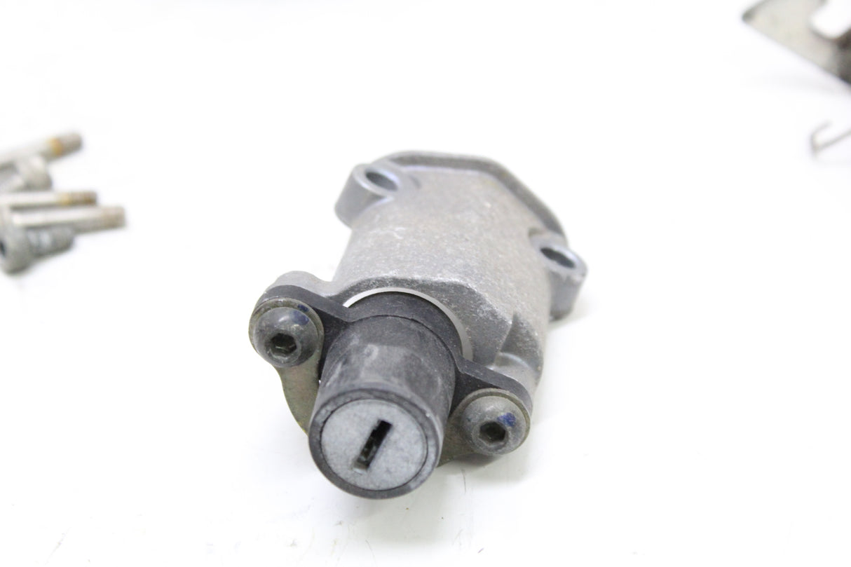 2007 Yamaha YZF R6S OEM IGNITION LOCK SET W/ GAS CAP SEAT LOCK !no Key!