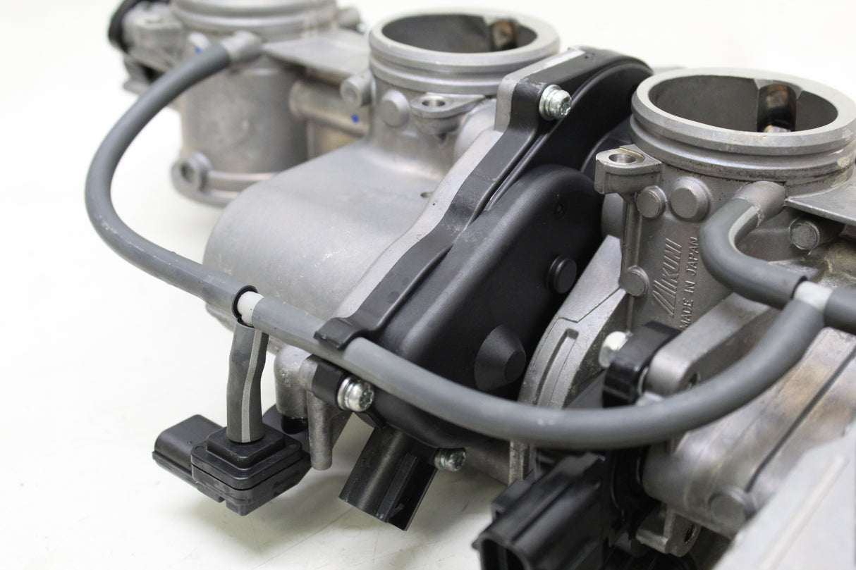 2017 Yamaha FZ10 OEM MAIN FUEL INJECTORS / THROTTLE BODIES