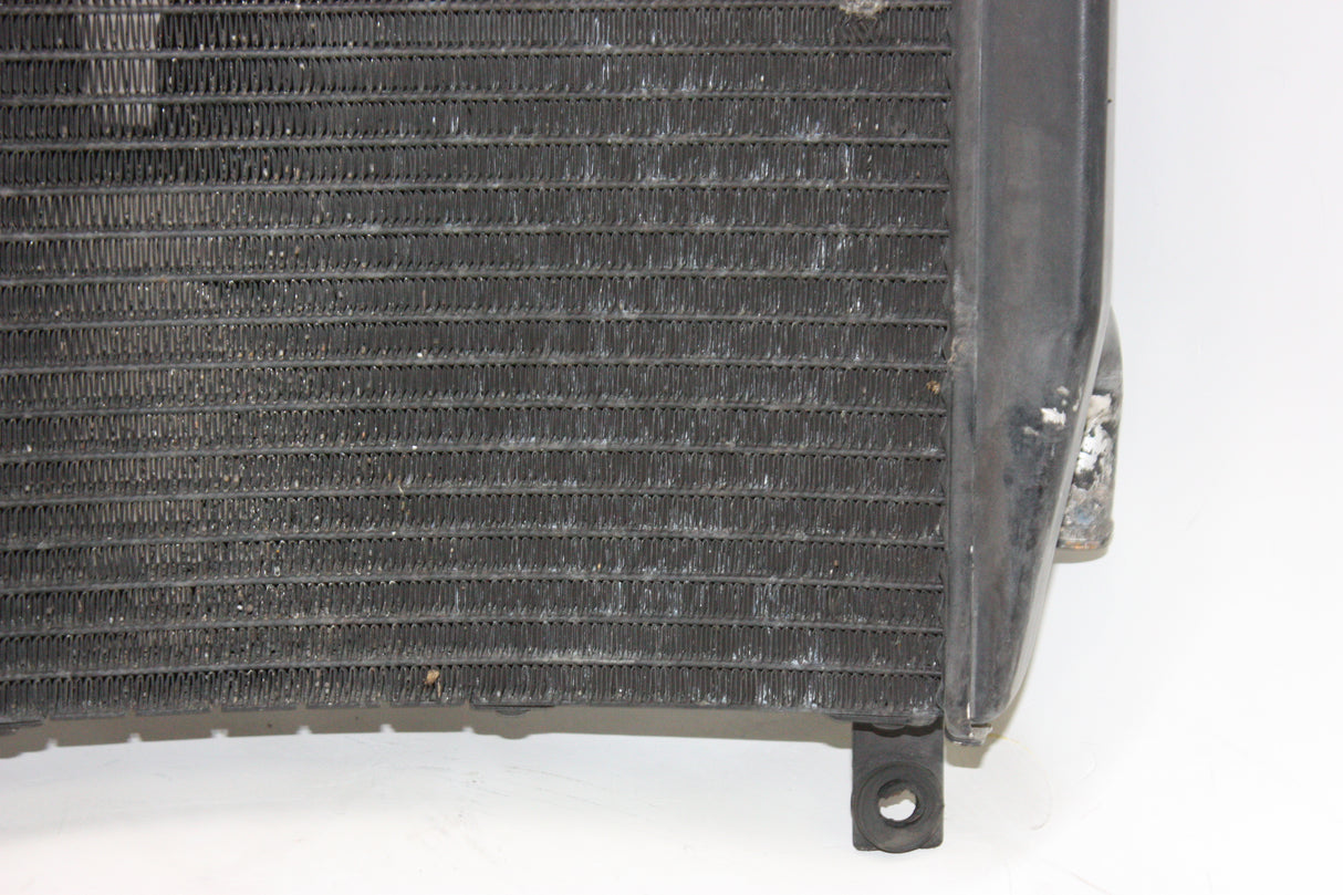 2004 Triumph Daytona 600 OEM ENGINE RADIATOR MOTOR COOLER COOLING RADIATER