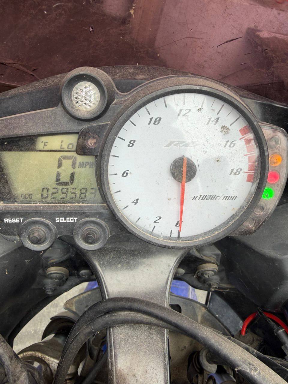 2007 Yamaha YZF R6S OEM SPEEDO GAUGES DISPLAY CLUSTER SPEEDOMETER TACHOMETER