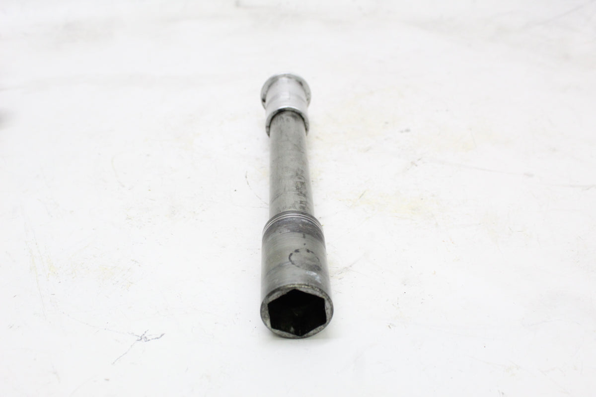 2004 SUZUKI GSXR600 OEM FRONT WHEEL AXLE SHAFT PIVOT BOLT