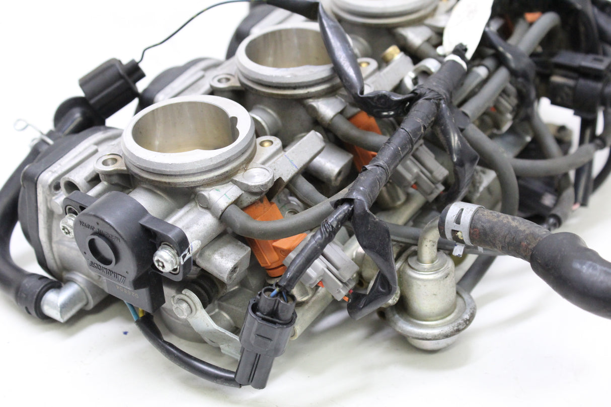2007 Yamaha YZF R6S OEM MAIN FUEL INJECTORS / THROTTLE BODIES