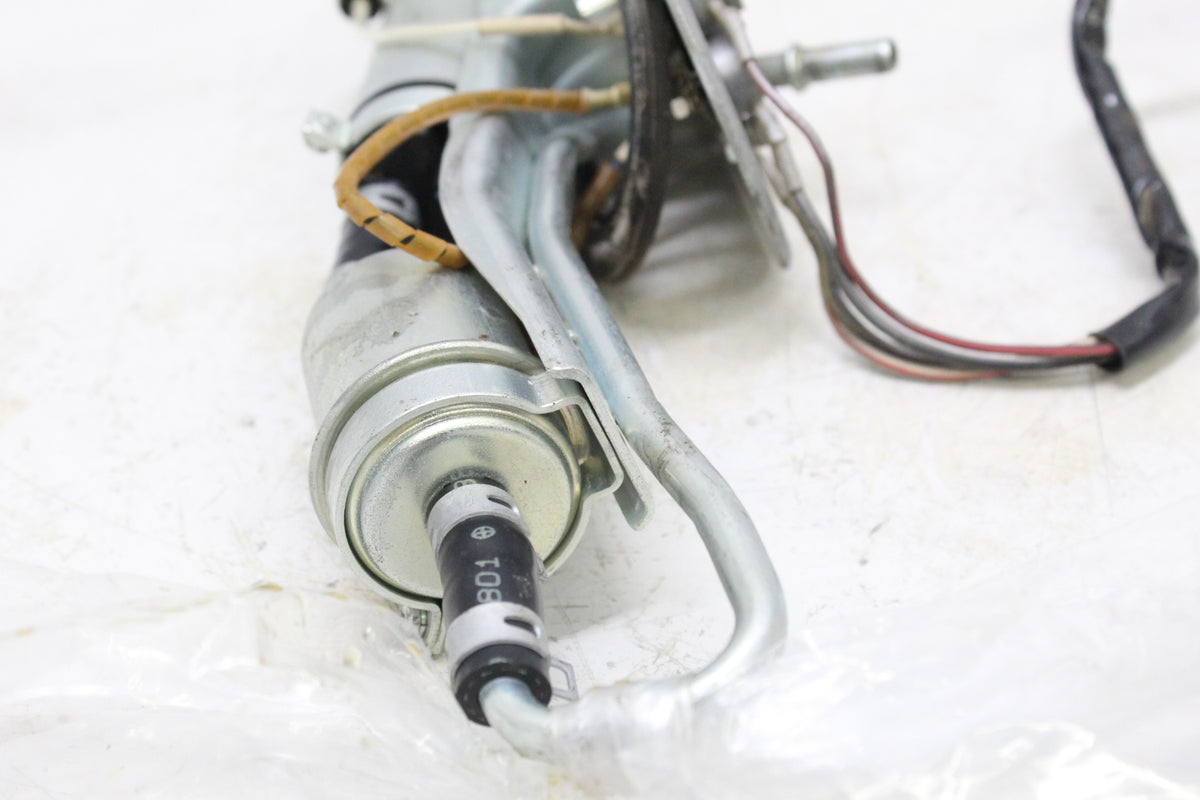 2005 KAWASAKI VULCAN 1500 VN1500 OEM Fuel Pump Assembly 49040-1071