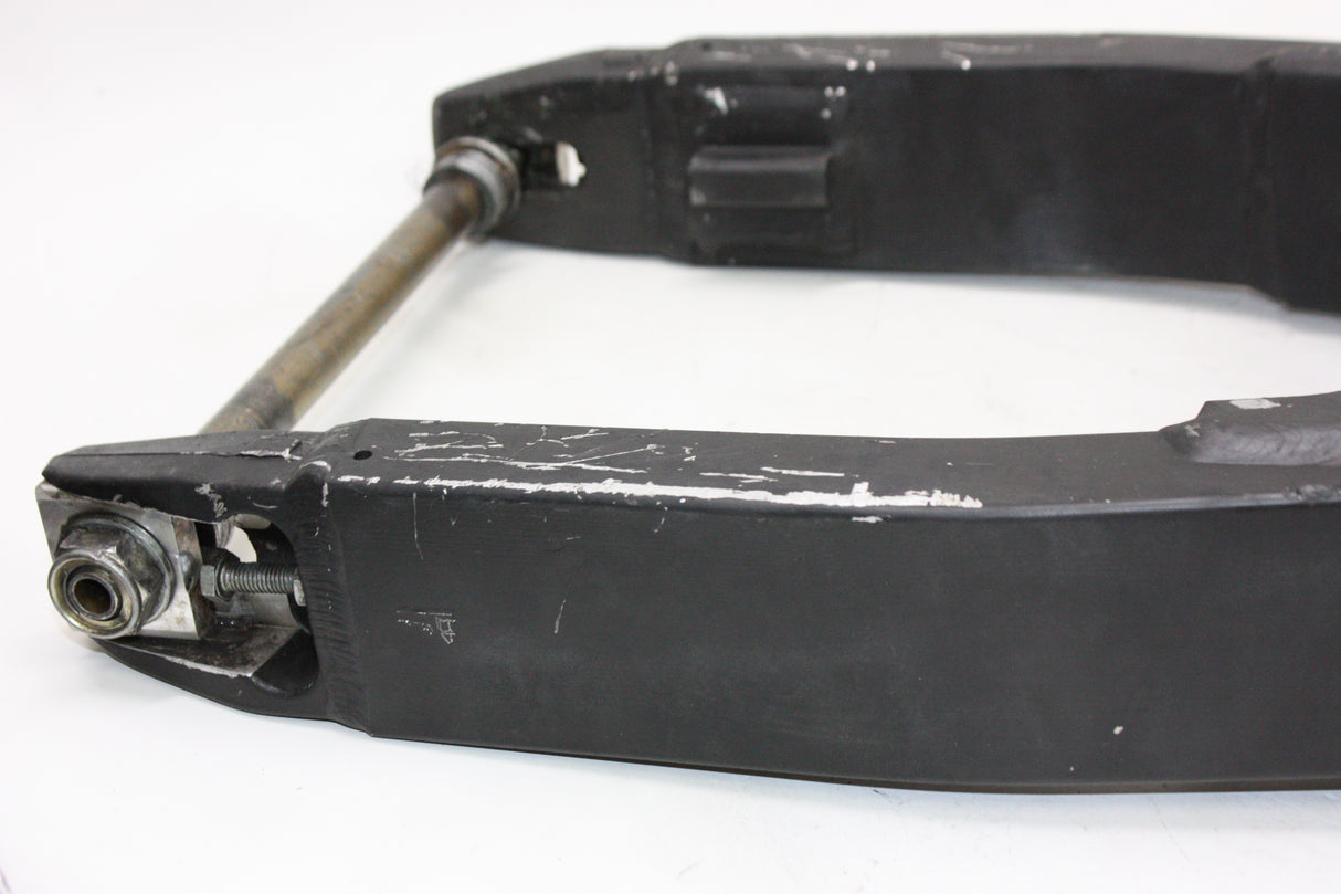 2004 Triumph Daytona 600 OEM REAR SWINGARM BACK SUSPENSION SWING ARM
