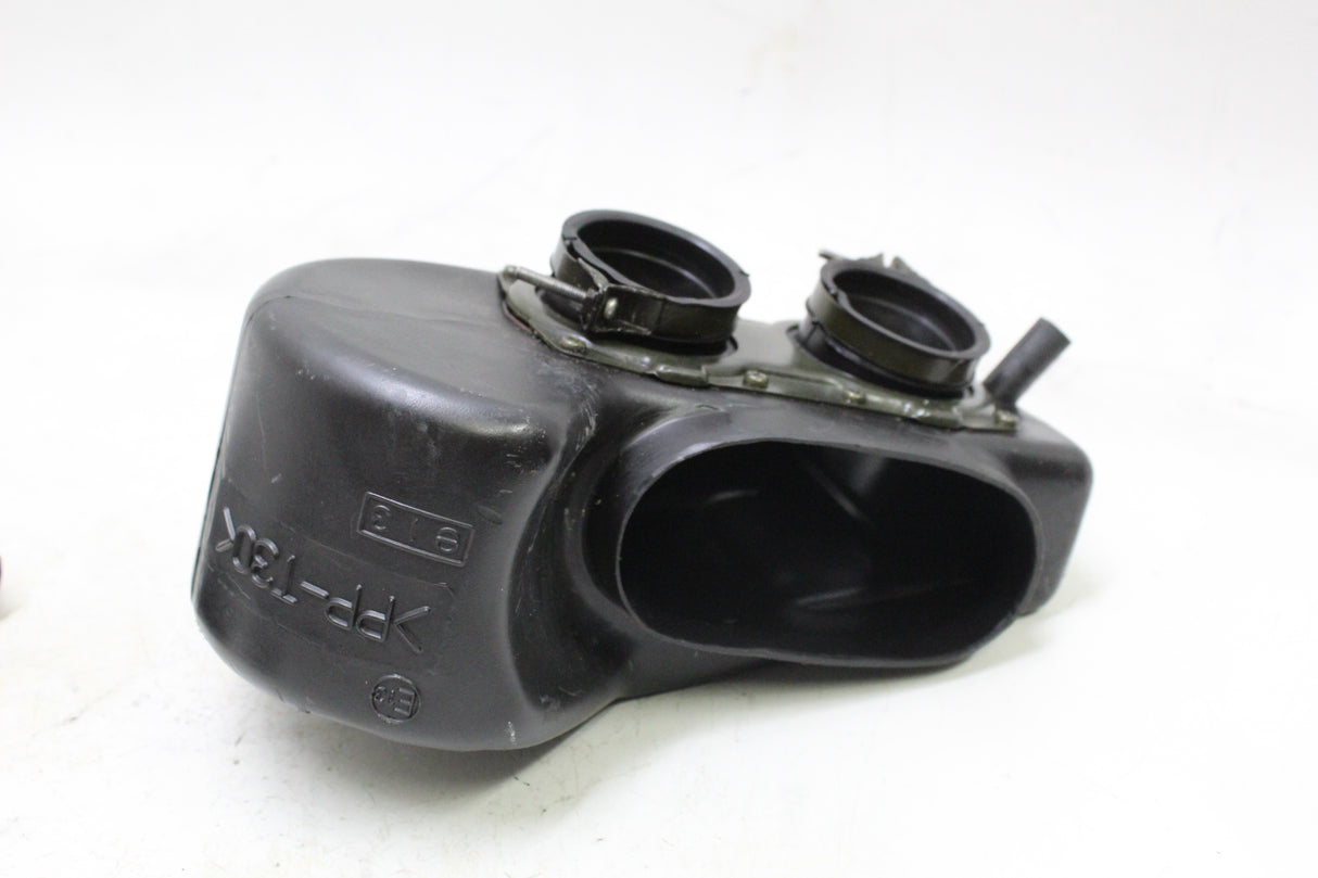 2004 SUZUKI GSXR600 OEM AIRBOX AIR CLEANER CAP COVER INTAKE DUCTS