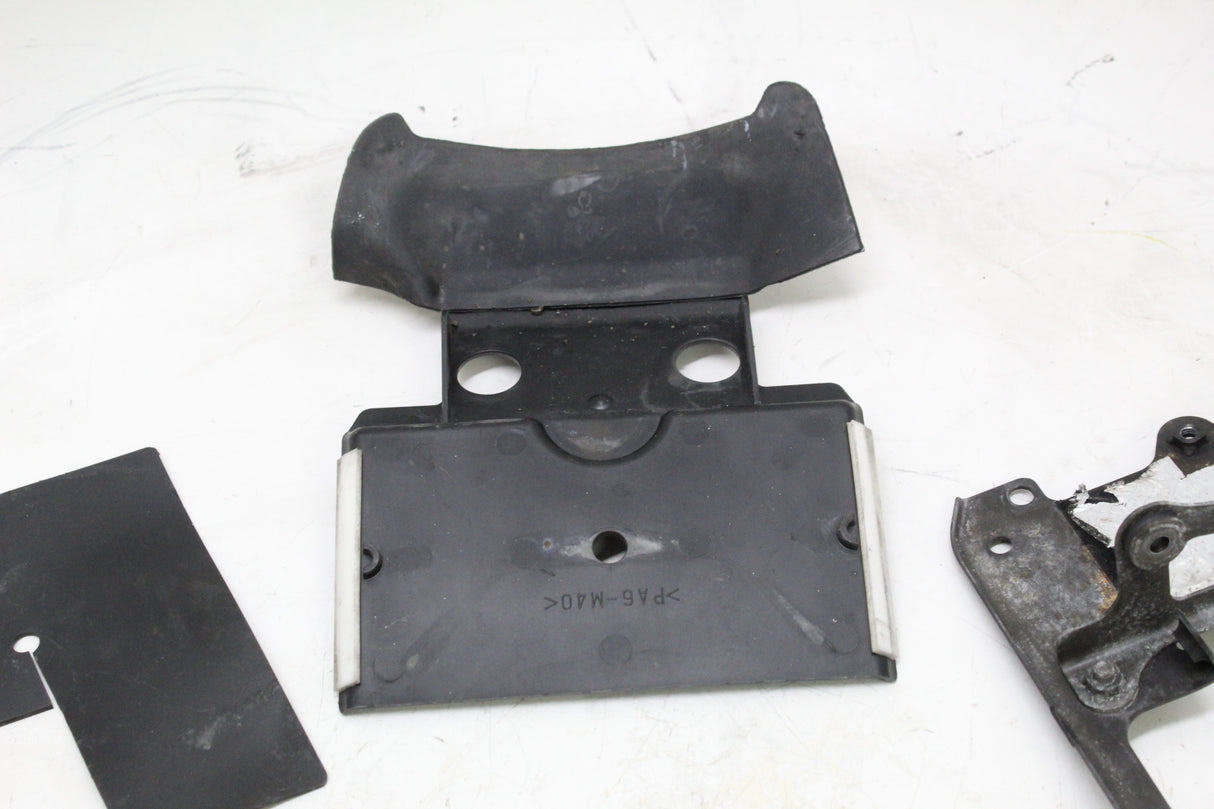 2005 YAMAHA FZ6 FAZER OEM BRACKETS MOUNTS INNER PLASTIC PANELS MIX SET