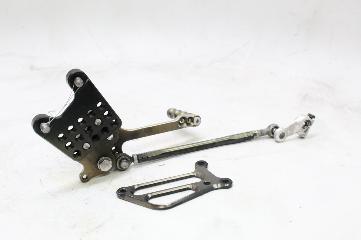 2004 SUZUKI GSXR600 AFTERMARKET LEFT REARSET FOOT PEG SHIFTER LINKAGE