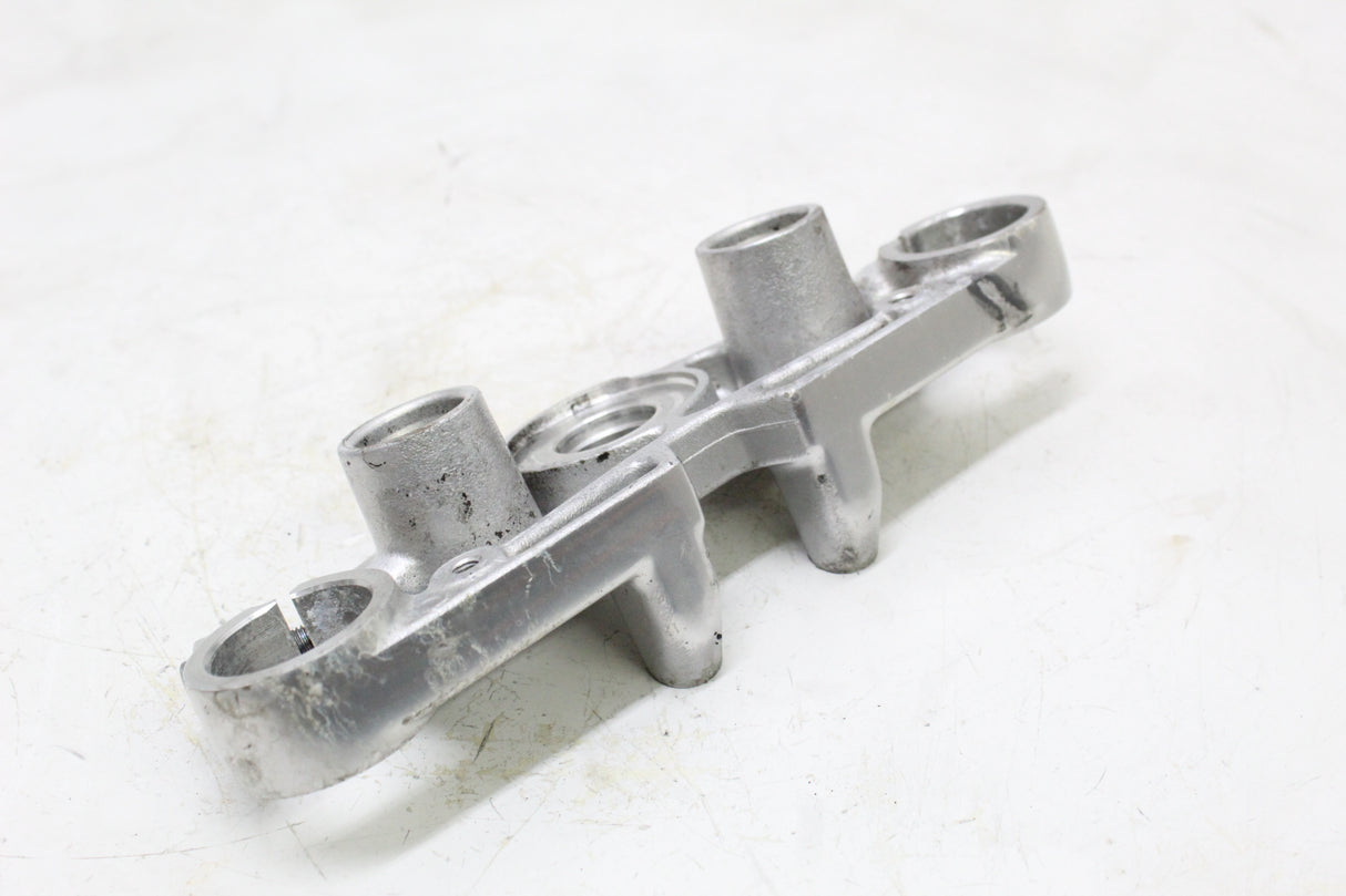 2003 HONDA REBEL 250 CMX250C OEM UPPER TRIPLE TREE FORK TOP BRIDGE CLAMP