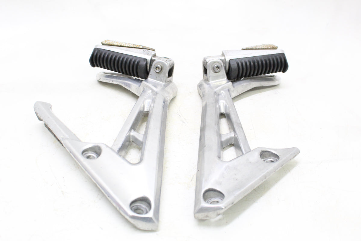 2003 YAMAHA FZ1 FZS1000 FAZER OEM REAR PASSENGER FOOT PEGS BRACKETS PAIR