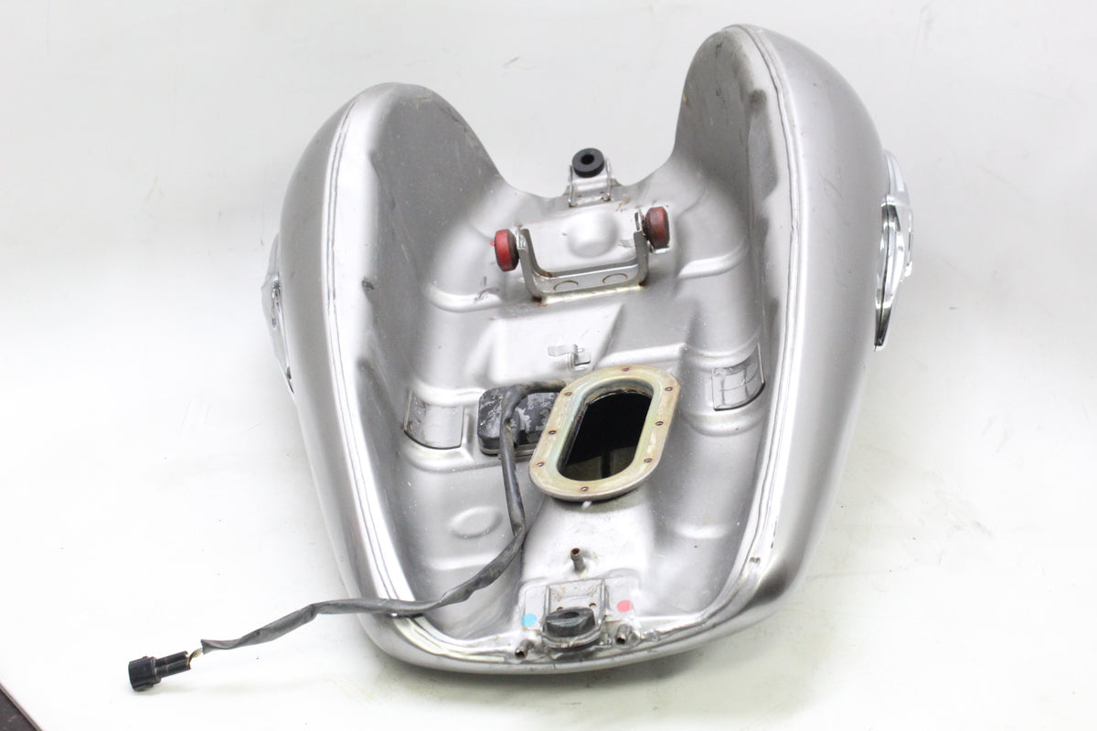 2005 KAWASAKI VULCAN 1500 VN1500 CLASSIC OEM GAS FUEL TANK SILVER