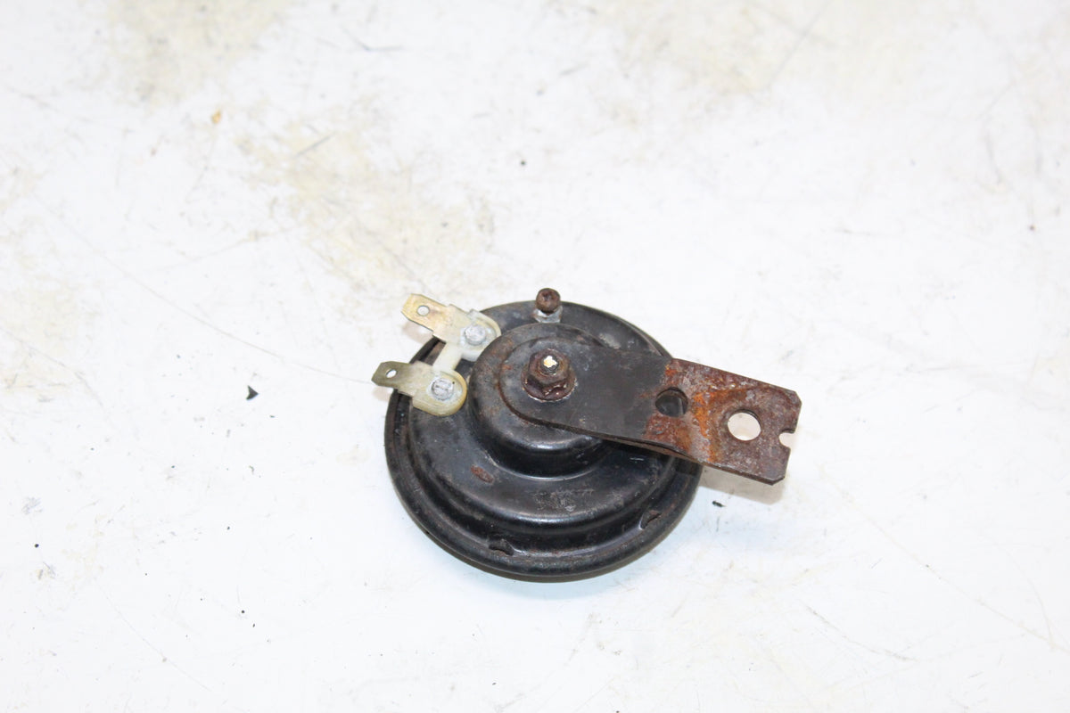 2002 Yamaha Zuma 50 YW50 OEM Horn With Mounting Bracket