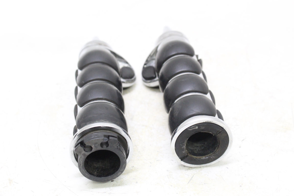 2005 KAWASAKI VULCAN 1500 VN1500 Chrome Rubber Spike Grips Pair Palm Rest