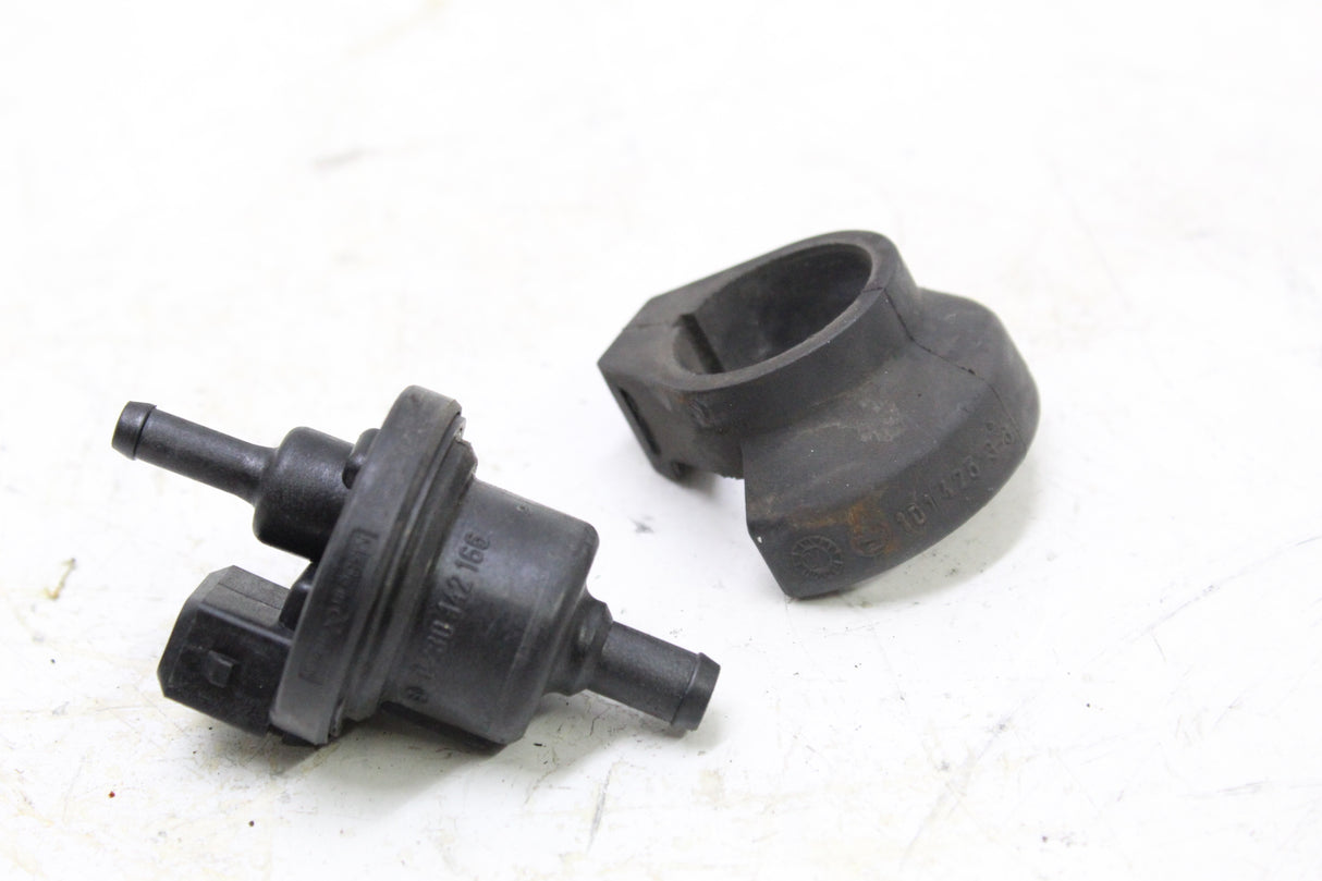 2000 BMW R1100RT OEM FUEL TANK BREATHER PURGE VALVE