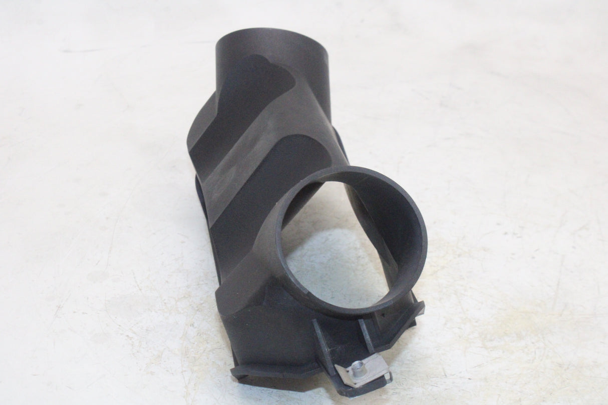 2001 BMW R1100RT OEM CENTER AIR INTAKE DUCT MOUNT