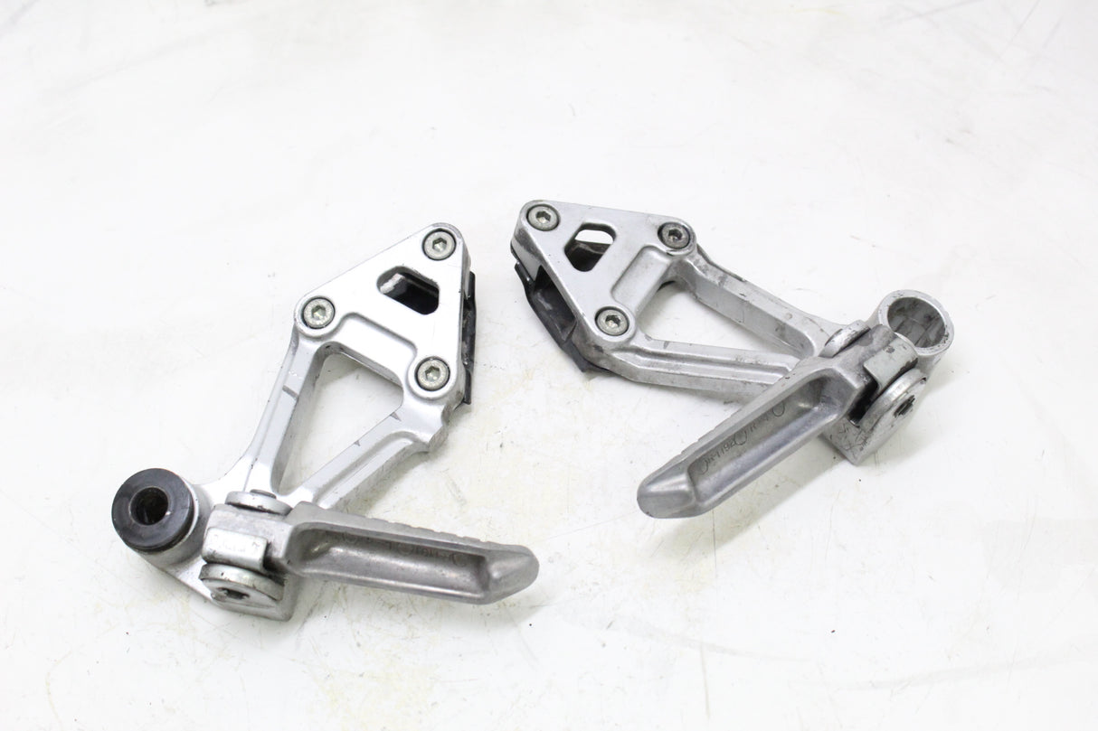1992 KAWASAKI NINJA 600R ZX600C OEM REAR PASSENGER FOOT PEGS PAIR